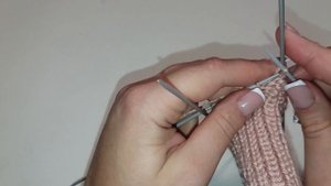 Вязаные царапки для новорожденных спицами.Вязаные варежки.