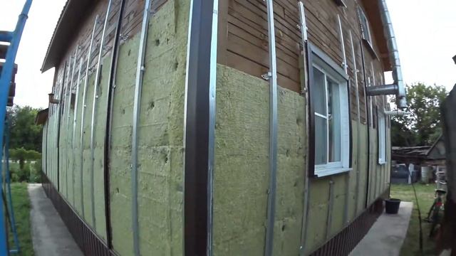 ВЛОГ С РАБОТЫ/МОНТАЖ САЙДИНГА НА ДОМЕ ЗАКОНЧЕН/МИНИ ОБЗОР КАК МЫ ЕГО ОБШИВАЛИ смотреть онлайн