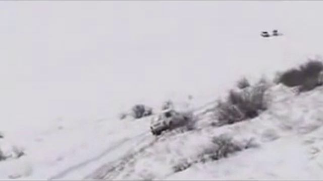 Toyota Hilux VS Lada Niva in heavy Snow! 4x4 смотреть онлайн