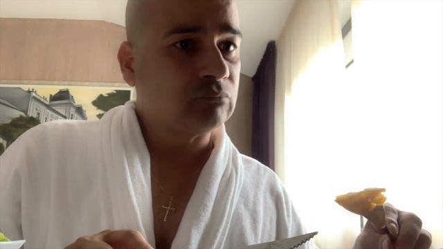 TRIPE SOUP AND SNITZEL WITH POTATOES WITH ROZMARIN AND SALAD MUKBANG IN HOTEL ROOM ROMANIA смотреть онлайн