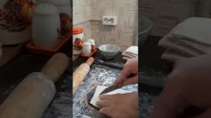 Конвертики с повидлом из слоёного теста