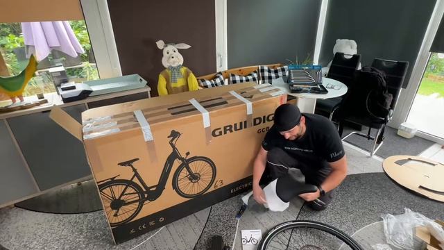 GRUNDIG E-Bike (GCB-1, Pedelec) Das Edle 28″ CITY BIKE Unboxing und Anleitung