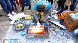 Уличный художник.Lviv street art.