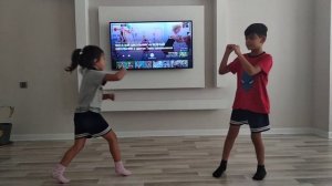 Сестра против брата