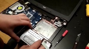 Оживление ноутбука ACER E5-521G. Разборка и чистка. Установка WINDOWS.