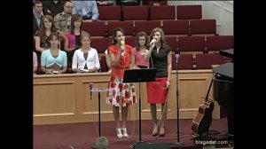 Душа тоскует в мире одиноко...