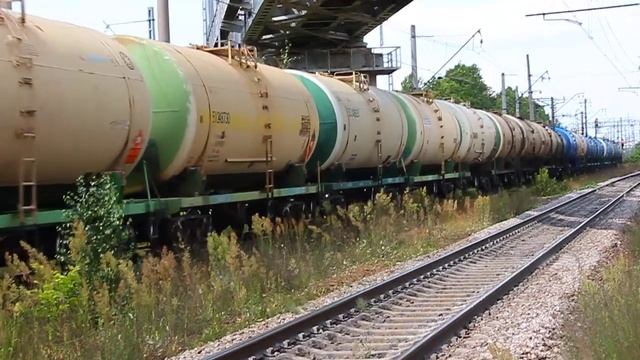 ВЛ10У-760 (РЖД/Окт, ТЧ-21 Волховстрой) с грузовым наливным поездом