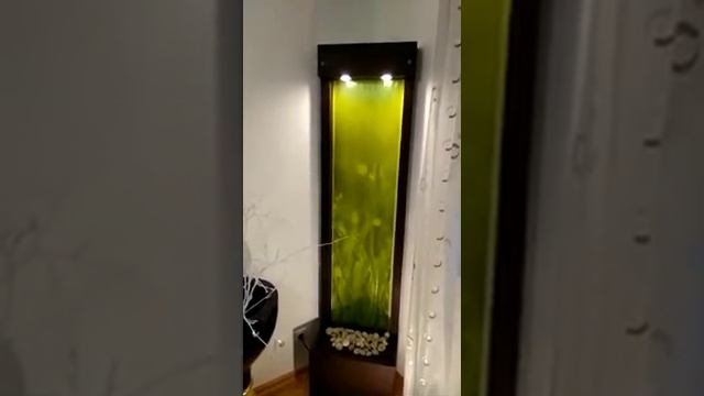Водопад по стеклу интерьерный. смотреть онлайн