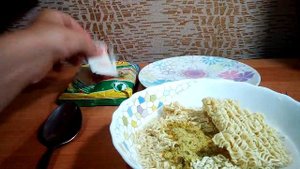 Можно ли заварить роллтон с помощью горячей воды из под крана