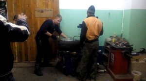 бортируем 215 резину на 225 диск , хорший способ