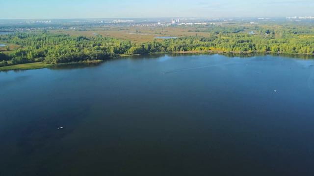 Третий затон с высоты, видны глубины затона реки Самары, DJI Mini 2