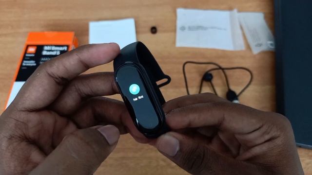 Mi Band 5 Unboxing and Pairing in Malayalam смотреть онлайн