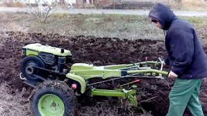 Мотоблок кентавр в работе.