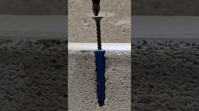 Сравнение крепежа для плинтуса EasyFix с обычными дюбелями