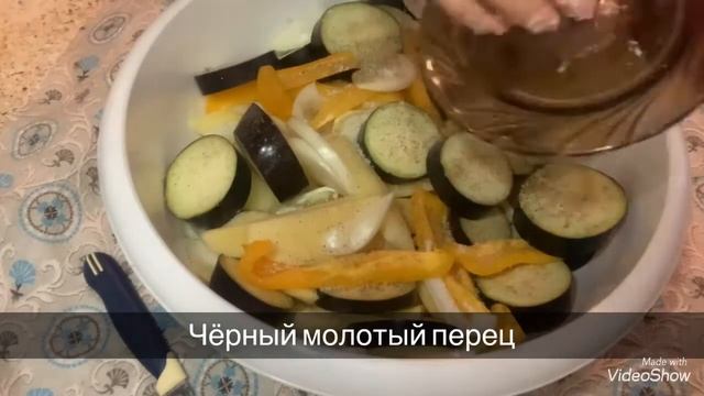 Золотистая курочка с овощным гарниром в духовке!