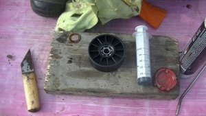 Как смазать натяжной ролик