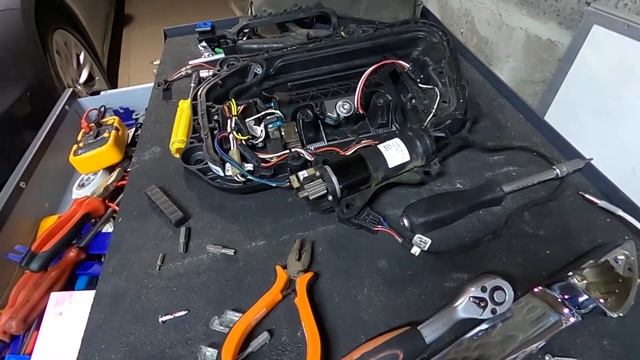 ремонт сенсора дверной ручки Tesla model p85d смотреть онлайн