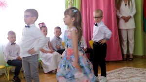 Трогательный танец выпускников детского сада | Прощание с игрушками