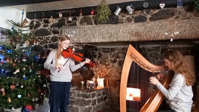 Playing with my sister - God Rest Ye Merry Gentlemen  Noor and Ula Tresidder Tonkin смотреть онлайн