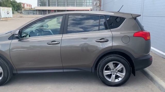 Видеопрезентация автомобиля TOYOTA RAV 4 смотреть онлайн