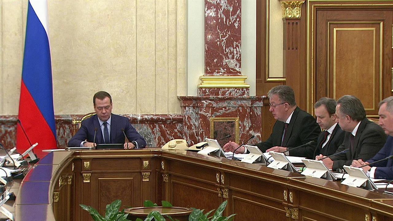 Ход исполнения "майских указов" президента обсуждали на заседании правительства