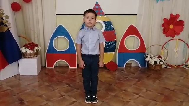 "Буду космонавтом", Читает: Дубровин Владимир, 5 лет