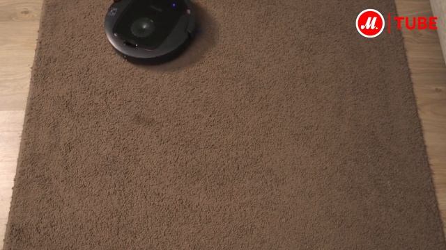 Видеообзор робота-пылесоса Philips FC8820/01 (FC8810/01) с экспертом «М.Видео» смотреть онлайн