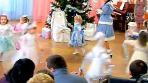 Танец снежинок - Снежинки спускаются с неба (детский вальс)