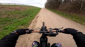 SurRon light bee x, torp 1000 Controller, torp Tom 25. test fahrt und Wheelie üben. #surron #wheeli