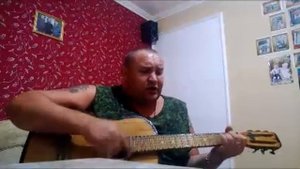 Песни под гитару - Водочку льём, водочку пьём...