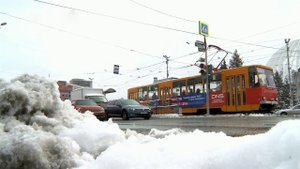 Пока в Москве ждут потепления, из Екатеринбурга за сутки вывезли 750 тонн снега