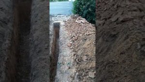 Копаем траншею под водопровод 28.06.2020г