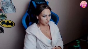 Самое пошлое Twitch  жопы стримерш  Стримерша спалила жопу