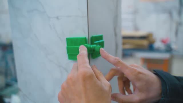 НОВЫЙ инструмент для ПЛИТКИ! Угловые стяжки углов 45! Зачем нужны они и как работают! смотреть онлайн