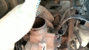 Daewoo Matiz.Часть 2 чистка дроссельной заслонки и регулятора холостого хода!!!