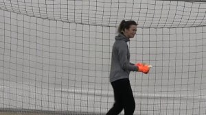 10 способов НАУЧИТЬ ДЕВУШКУ играть в ФУТБОЛ!