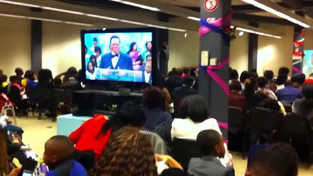 New J: Une vue du public le 31.12.15 смотреть онлайн