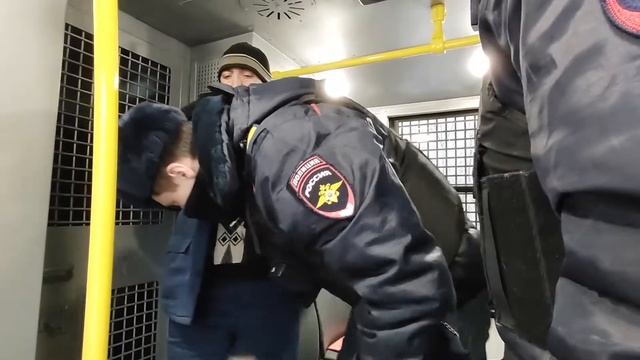 Рейд полиции по мигрантам в ЛО смотреть онлайн