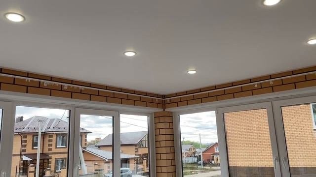 Установлены новые натяжные потолки с алюминиевым профилем