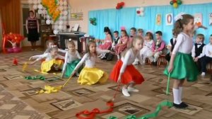 танец с гимнастическими лентами