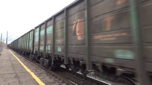 Электровоз ВЛ80С-1553 с грузовым поездом