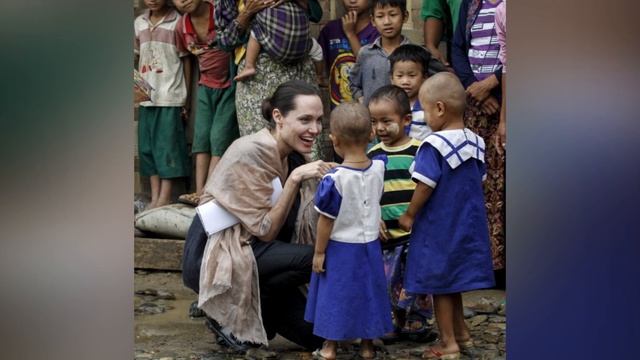 Голливудская звезда Анджелина Джоли без макияжа на фотографиях разных лет смотреть онлайн