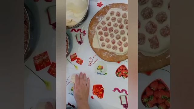 КАК ДЕЛАТЬ ПЕЛЬМЕНИ на решётке пельменнице смотреть онлайн