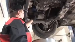 Как часто необходимо менять моторное масло в двигателе?