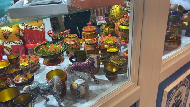 Москва. ГУМ. Игрушки Хохлома. смотреть онлайн