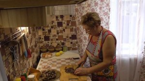 ГОТОВЛЮ БЛЮДО ИЗ КУРИНЫХ ПОТРОШКОВ