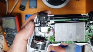 Джойстик ps4 стук при вибрации решение проблемы
