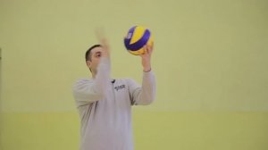 Подача в волейболе. Техника подачи и основные ошибки/Serving. Serving techniques and basic mistakes