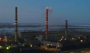 В Петропавловске ветром сдуло трубу городской ТЭЦ