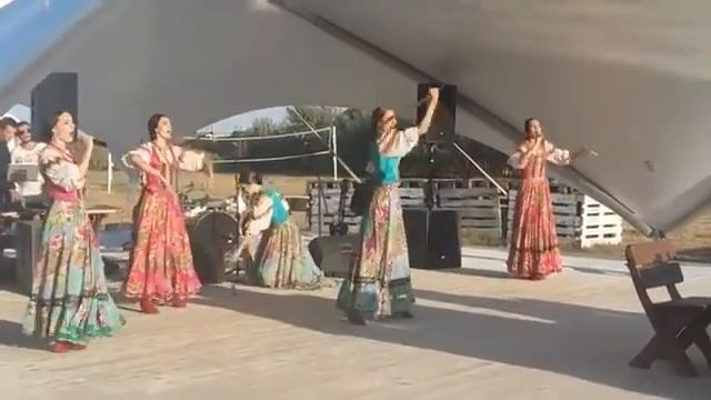 Вокально-танцевальное Шоу "Кубанские казачки", Шоу-балет Состав №3 | Event-агентство ANNA LEGENDA